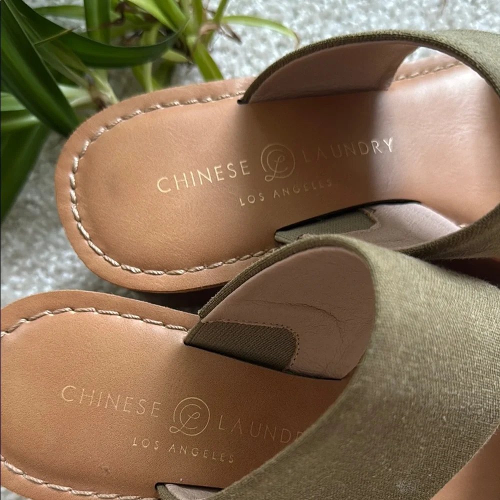 Chinese Laundry Green and Tan Wedge Sandals with Platform Design